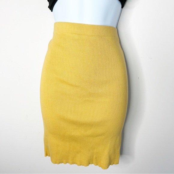 Ports 1961 Women’s Ribbed Knit Mini Skirt Vintage 90s Y2K Mustard Yellow S 2000 - Picture 13 of 13